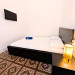 Palmas Nest Hostel *