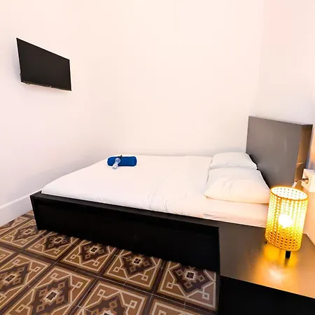 Palmas Nest Hostel *
